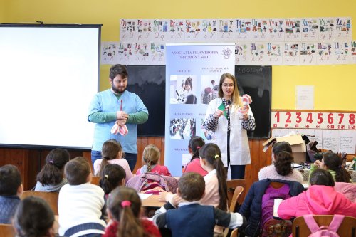 Copiii din satele sibiene învață despre sănătatea dentară Poza 21487