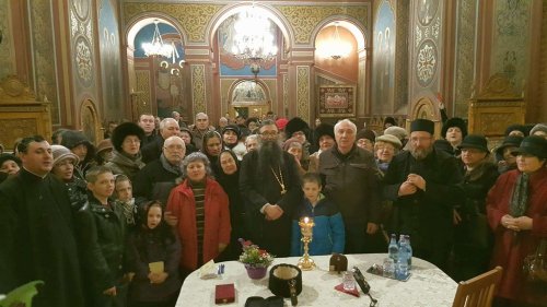 Părintele Nicolae Tănase a conferenţiat la Bacău Poza 21375