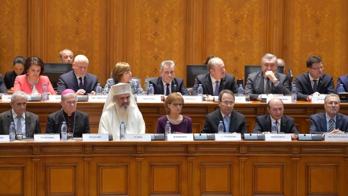 Ședință aniversară a Parlamentului României Poza 21201
