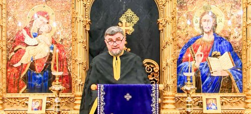 Profesori de la Facultatea „Justinian Patriarhul” la Deniile din Catedrala Patriarhală Poza 20767