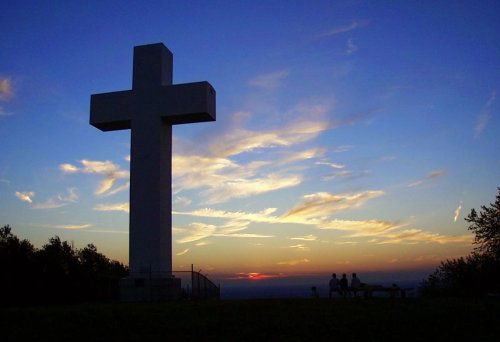 Crucea, „semnul adevăratei bucurii” Poza 20692
