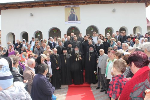 Două ctitorii de suflet în haină de lumină Poza 20406