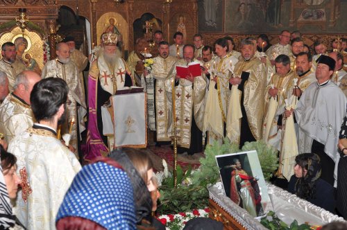 Părintele Vasile Adiaconiţei a fost înmormântat Poza 19880