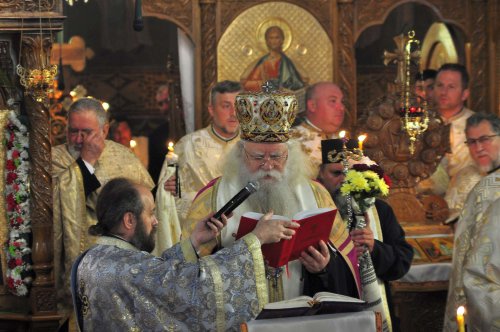 Părintele Vasile Adiaconiţei a fost înmormântat Poza 19882