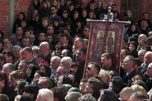 Părintele Vasile Adiaconiţei a fost înmormântat Poza 19886