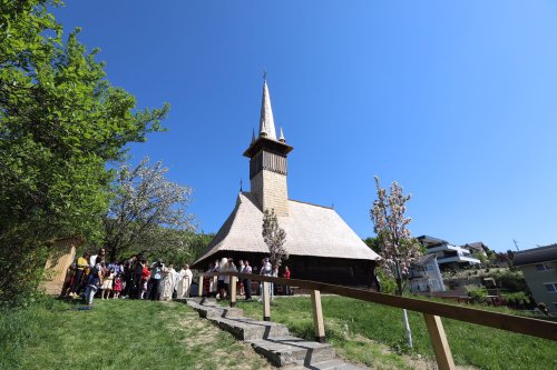 Biserica din Muzeul Satului din Baia Mare a fost resfințită Poza 19726