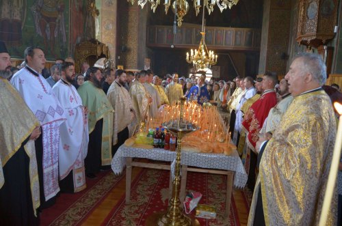 200 de ani de existenţă a Bisericii „Sfântul Gheorghe“ din Bârlad Poza 19563