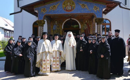 Patriarhul României la Mănăstirea Țigănești Poza 19246