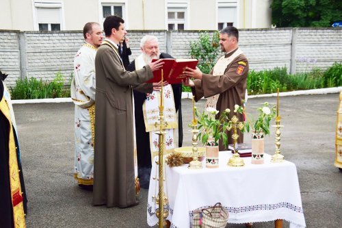 Piatră de temelie pentru un nou aşezământ social la Bistriţa Poza 18594