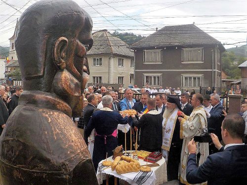 Comemorarea poetului George Coșbuc, în localitatea natală Poza 18508