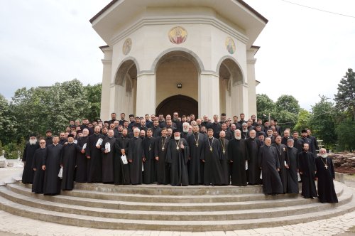 Conferinţă preoţească la Ploieşti Poza 18367
