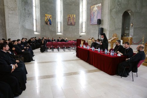 Conferinţă preoţească la Ploieşti Poza 18368