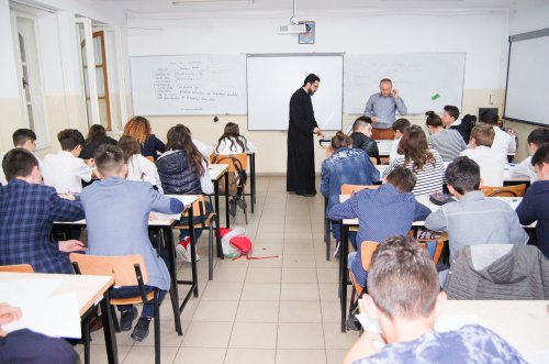 Examen de admitere pentru viitorii elevi seminariști Poza 18066