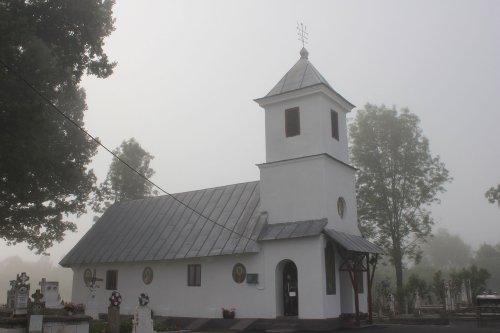 Biserica „Sfinţii Arhangheli” din Botorogi, Gorj, a fost resfințită Poza 17979