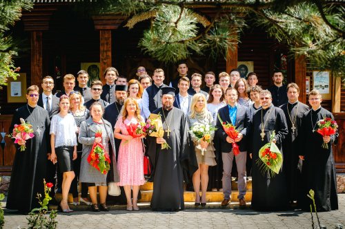 Festivitatea de absolvire la Seminarul Teologic Ortodox din Arad Poza 17837