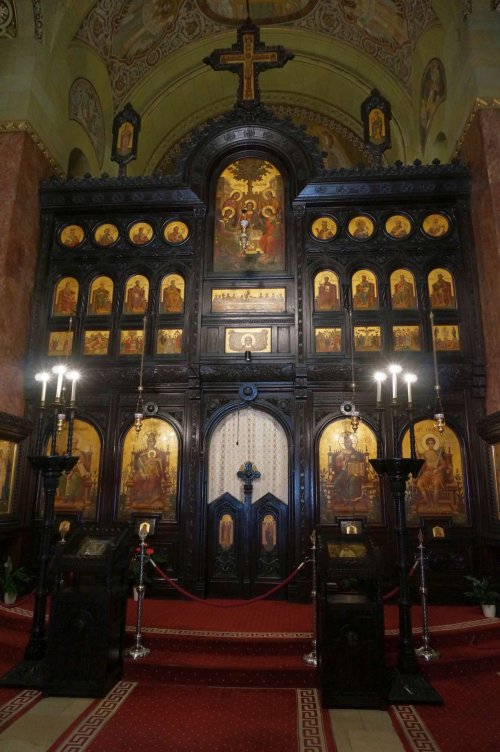 Catedrala Încoronării, sub ocrotirea Sfintei Treimi Poza 17715
