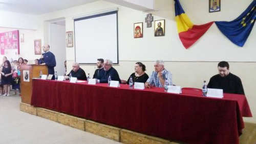O nouă generație de absolvenți la Liceul Ortodox din Oradea Poza 17459