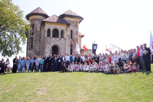 Întâlnire binecuvântată lângă Castelul „Roşianu” Poza 17393