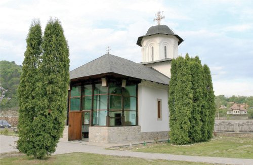 Mănăstirea Ostrov, mărturie vie pe malurile Oltului Poza 17321