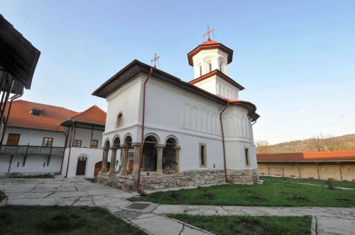 Mănăstirile Pahomie, Pătrunsa şi Sărăcineşti Poza 16851