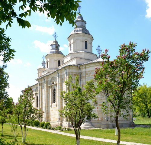 Biserica reginei Poza 16637