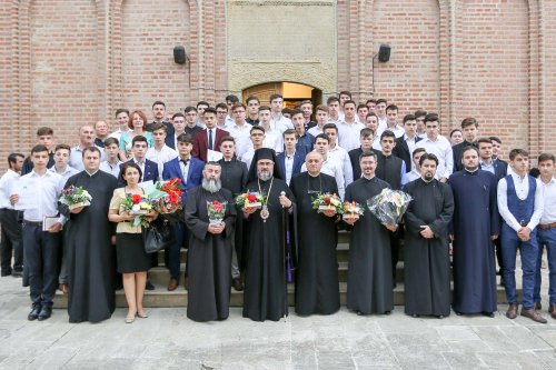 Sfârșit de an școlar la Seminarul Teologic din Buzău Poza 16519