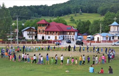 Tabăra de voluntariat „Uniți spre fapte bune”  Poza 16218