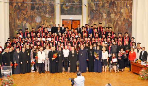 Festivitate de absolvire la Facultatea de Teologie Ortodoxă clujeană Poza 16158