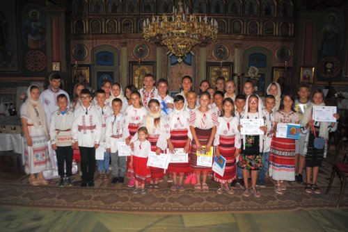 Activităţi pentru tineri în Arhiepiscopia Craiovei Poza 16081