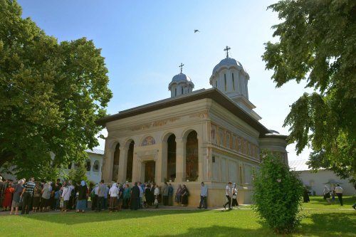 Sfântul Grigorie Dascălul sărbătorit la Căldărușani Poza 16050