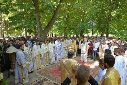 Sfântul Grigorie Dascălul sărbătorit la Căldărușani Poza 16052