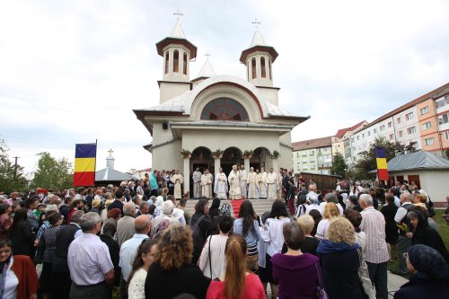 Slujiri arhierești și hramuri la sărbătoarea Nașterii Sfântului Ioan Botezătorul Poza 15858