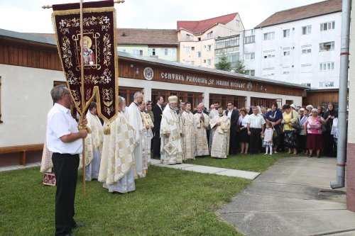 Slujiri arhierești și hramuri la sărbătoarea Nașterii Sfântului Ioan Botezătorul Poza 15862