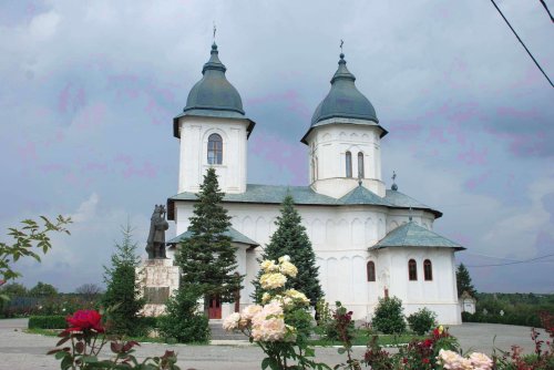Cinstirea Sfinţilor Apostoli, în Moldova Poza 15583