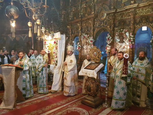 Liturghie arhierească în 	cinstea Icoanei Maicii Domnului „Îndrumătoarea“ de la Mănăstirea Neamţ Poza 14746