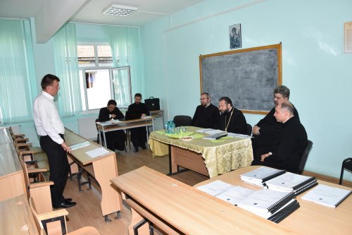 Examene de licență și disertație la Secția de Teologie din Caransebeș Poza 14706