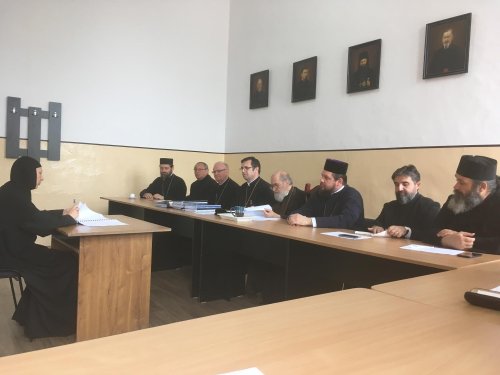Examenul de licență la Facultatea de Teologie Ortodoxă din Arad Poza 14549