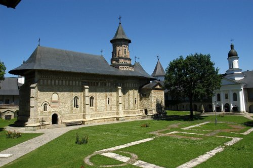 Un neprețuit hrisov al neuitării evlaviei monahale românești Poza 14356