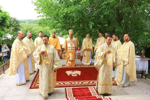 Slujiri arhierești în Muntenia și Dobrogea Poza 14051