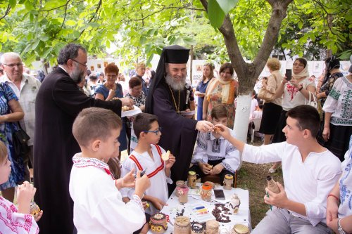 Slujiri arhierești în Muntenia și Dobrogea Poza 14054