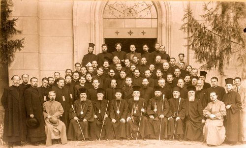 100 de ani de la alegerea Episcopului Dionisie Erhan Poza 13755