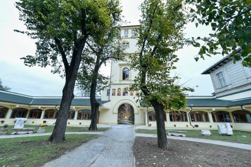 Istoria unei foste mănăstiri închinate Sfântului Pantelimon Poza 13734