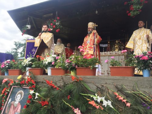 Sfântul Pantelimon, sărbătorit la Schitul Ciobănoaia din Buzău Poza 13620