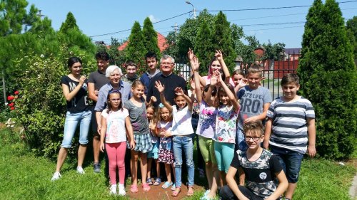 Activități filantropice în Arhiepiscopia Aradului Poza 13295