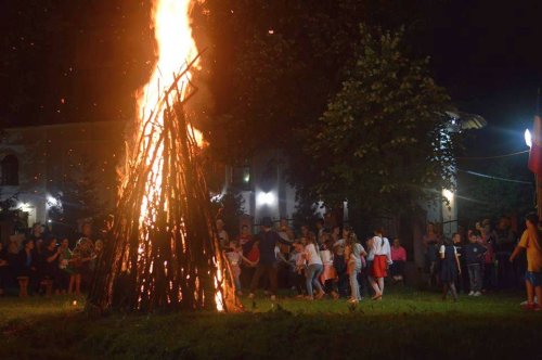 „Tabăra din pridvorul satului”, pentru prima dată la Hândreşti Poza 13269