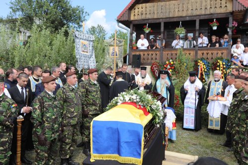Dumitru Fărcaș a fost înmormântat în localitatea natală Groşi, lângă Baia Mare Poza 12780