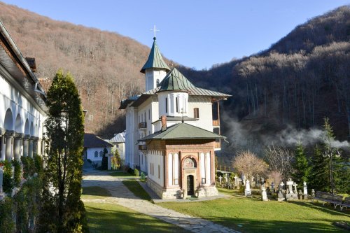 Mănăstirea Turnu, ctitorie seculară Poza 12725