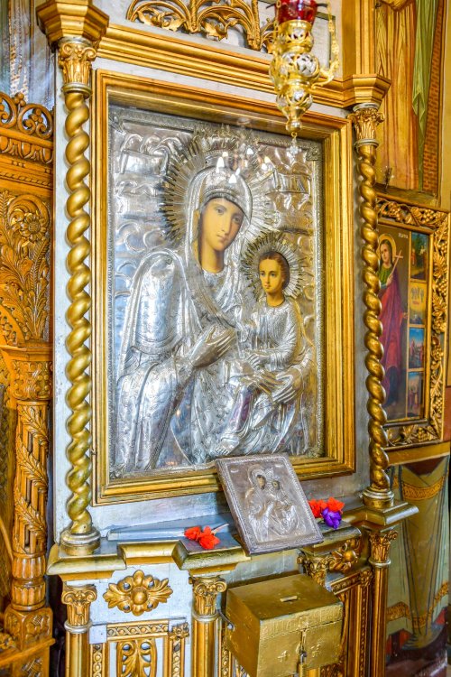 Minuni lucrate de Maica Domnului la Mănăstirea Țigănești Poza 12664
