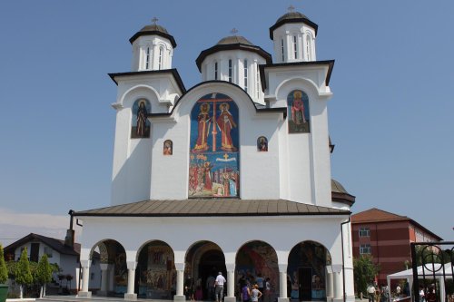 Resfinţirea bisericii din Rovinari-Gorj Poza 12394