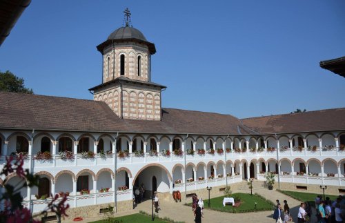 Sfințirea Mănăstirii „Mihai Vodă” de la Turda, în anul Centenarului Marii Uniri Poza 12380